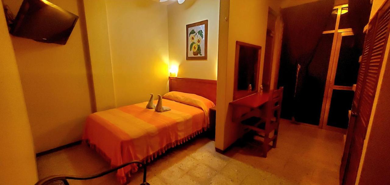 Hotel Florida Oaxaca Екстер'єр фото